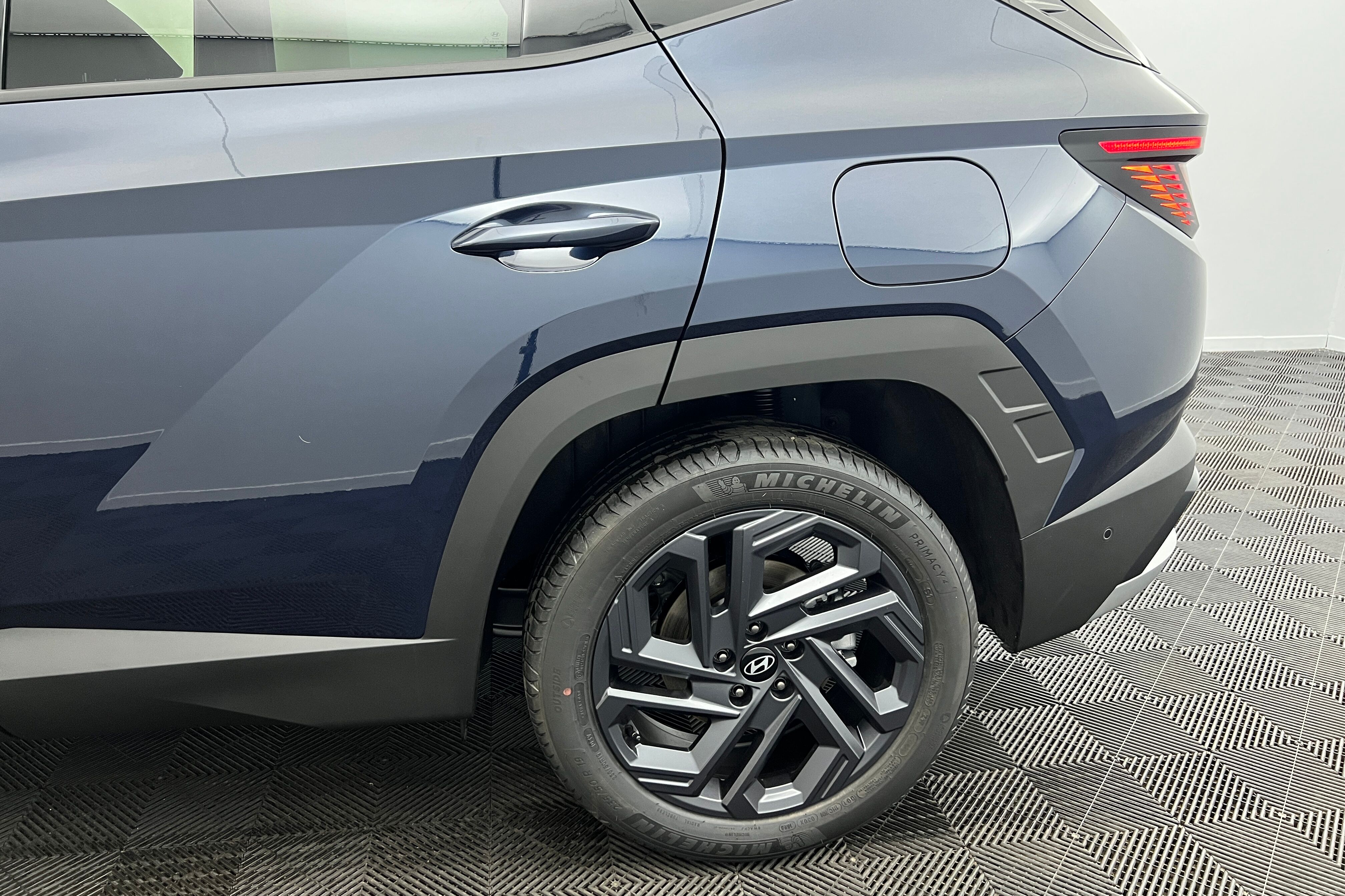 HYUNDAI Tucson SUV Hybride — photo 19