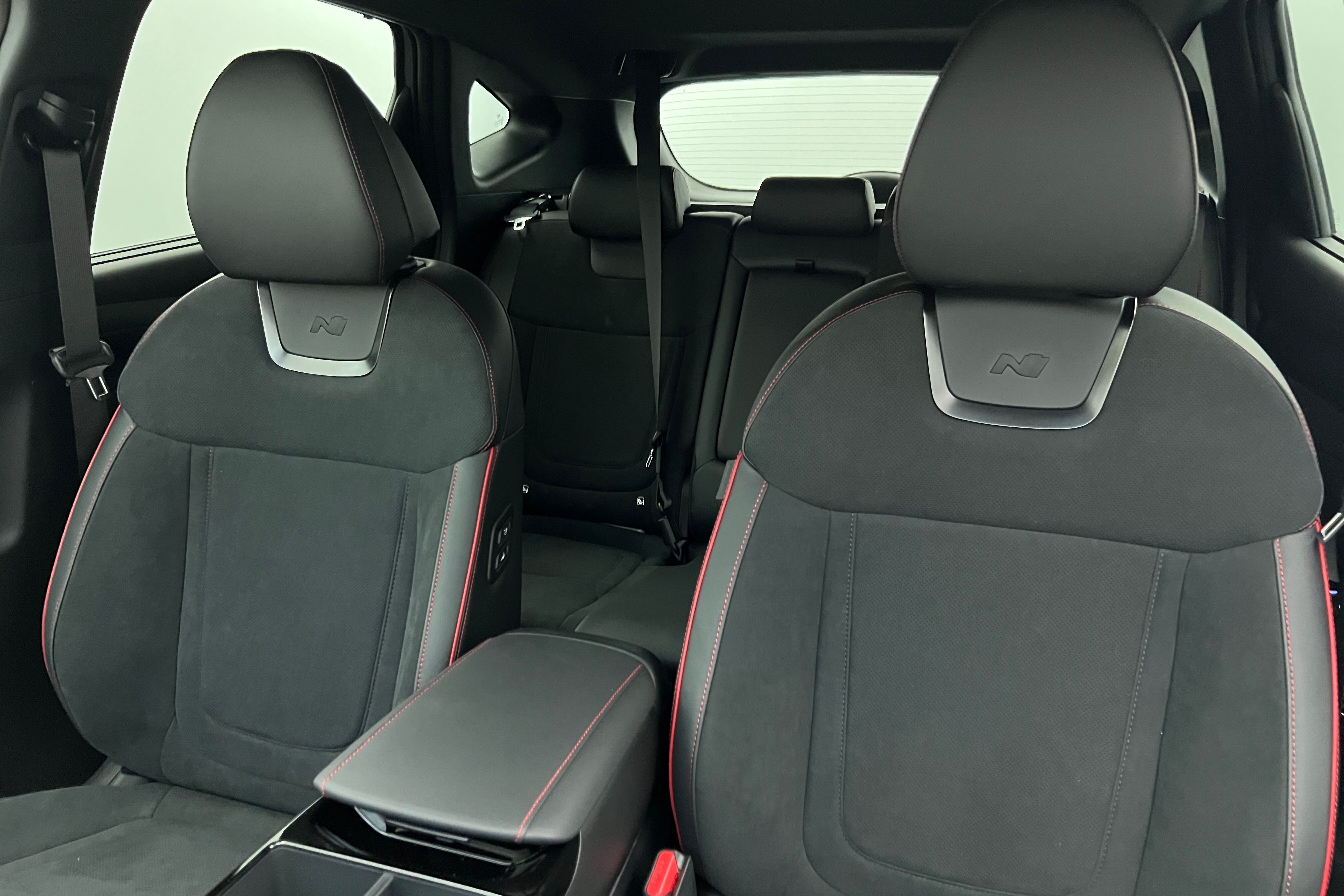 HYUNDAI Tucson SUV Hybride — photo 11