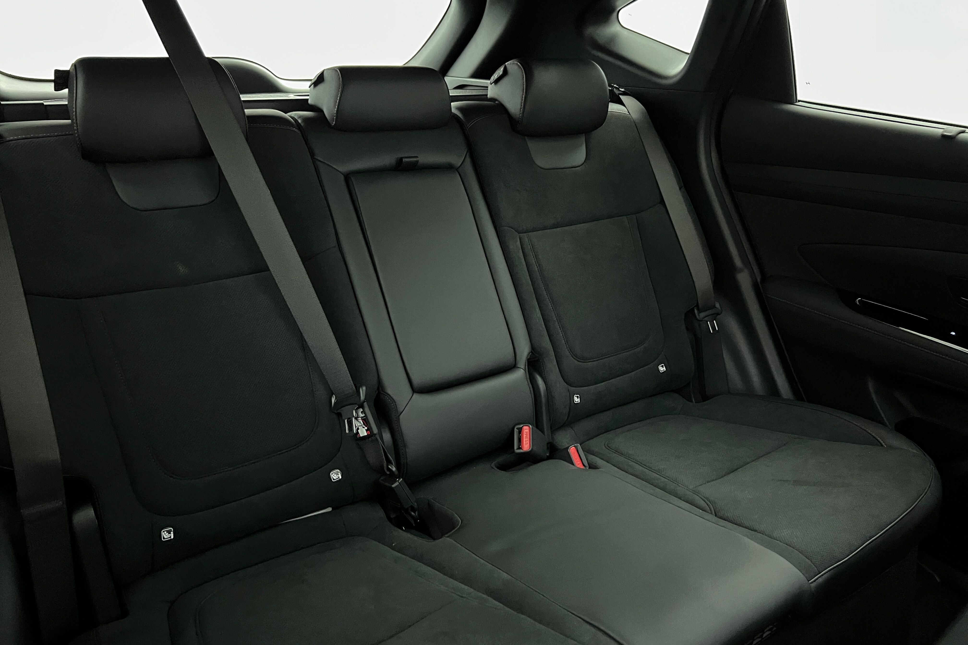 HYUNDAI Tucson SUV Hybride — photo 14