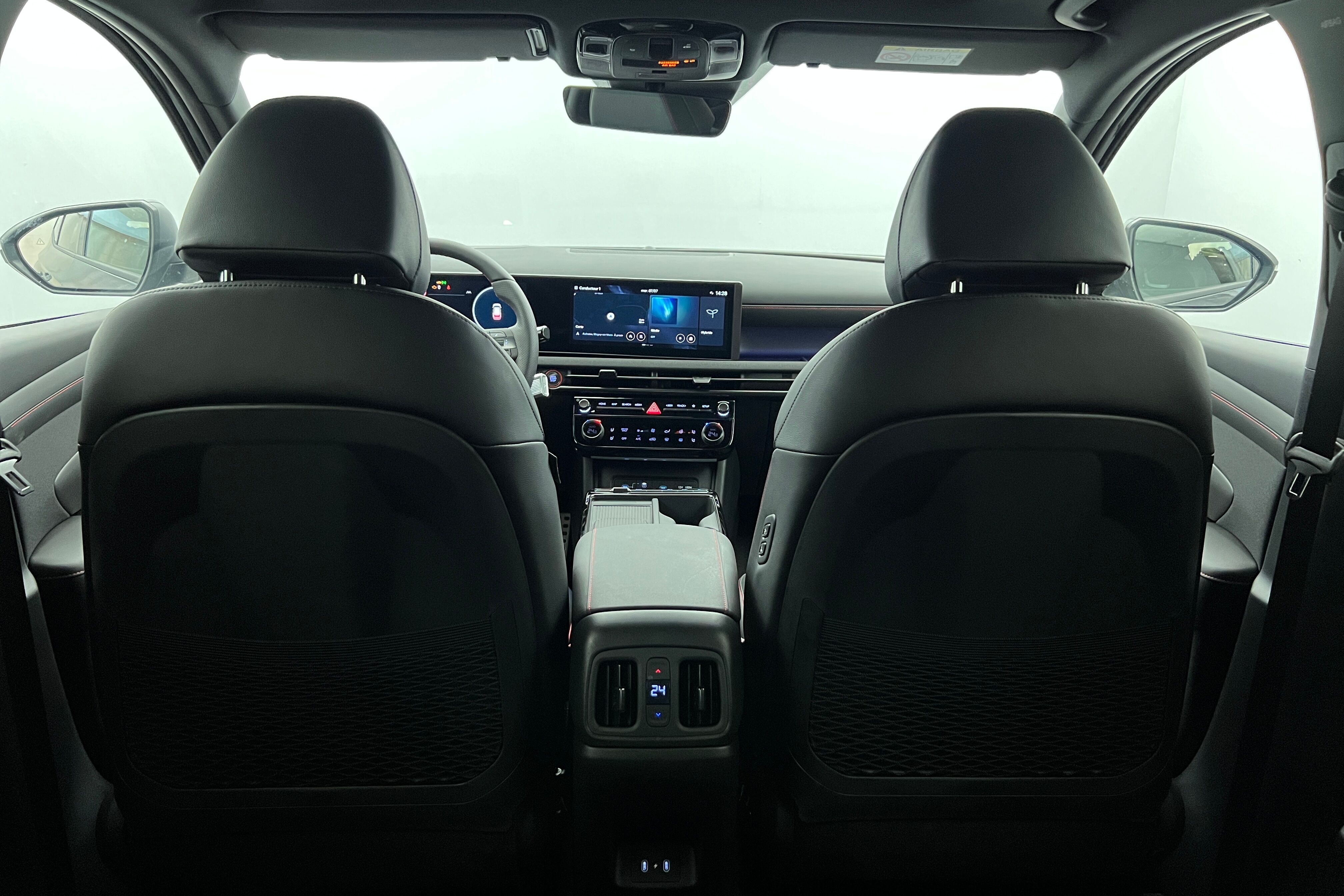 HYUNDAI Tucson SUV Hybride — photo 10