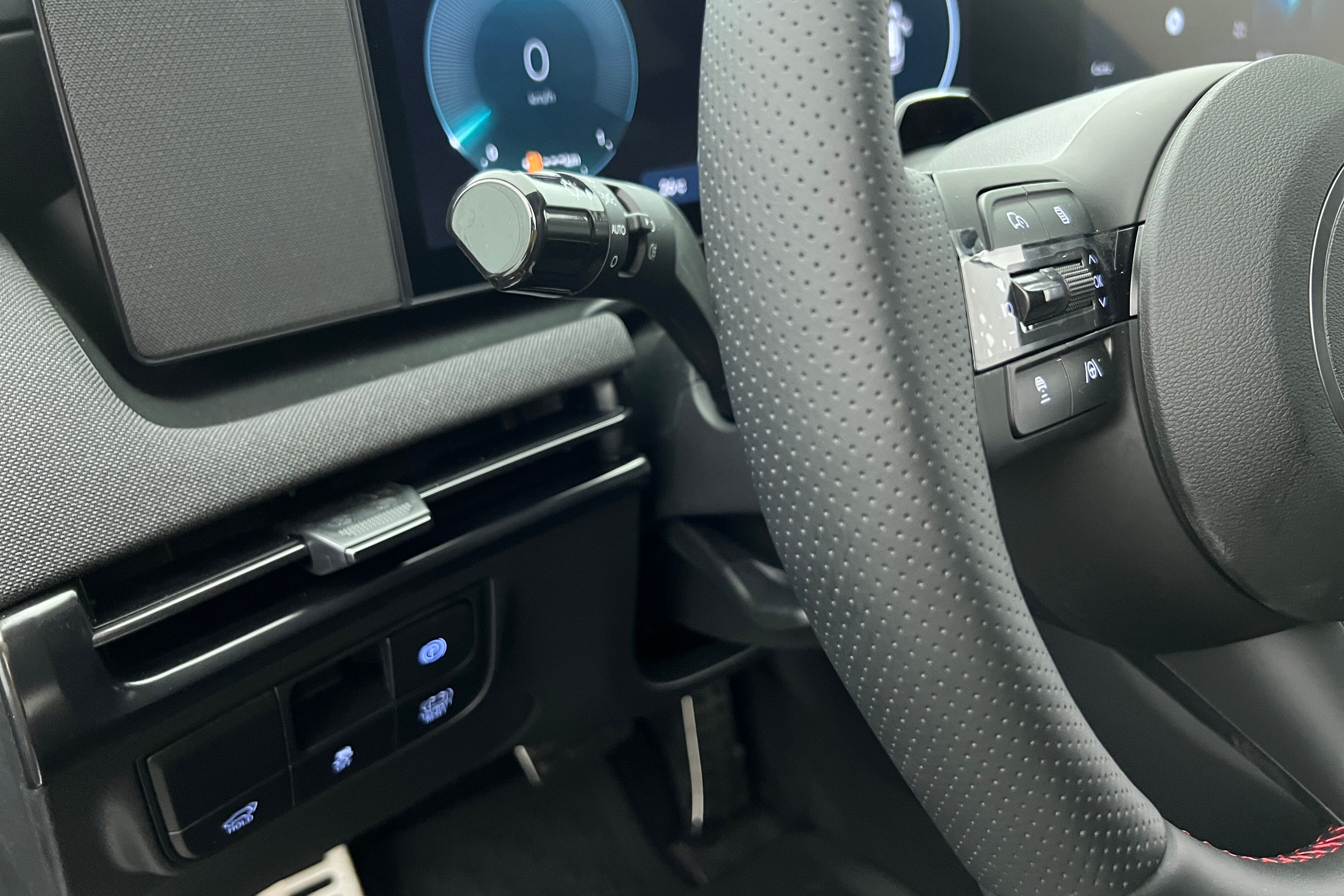 HYUNDAI Tucson SUV Hybride — photo 16