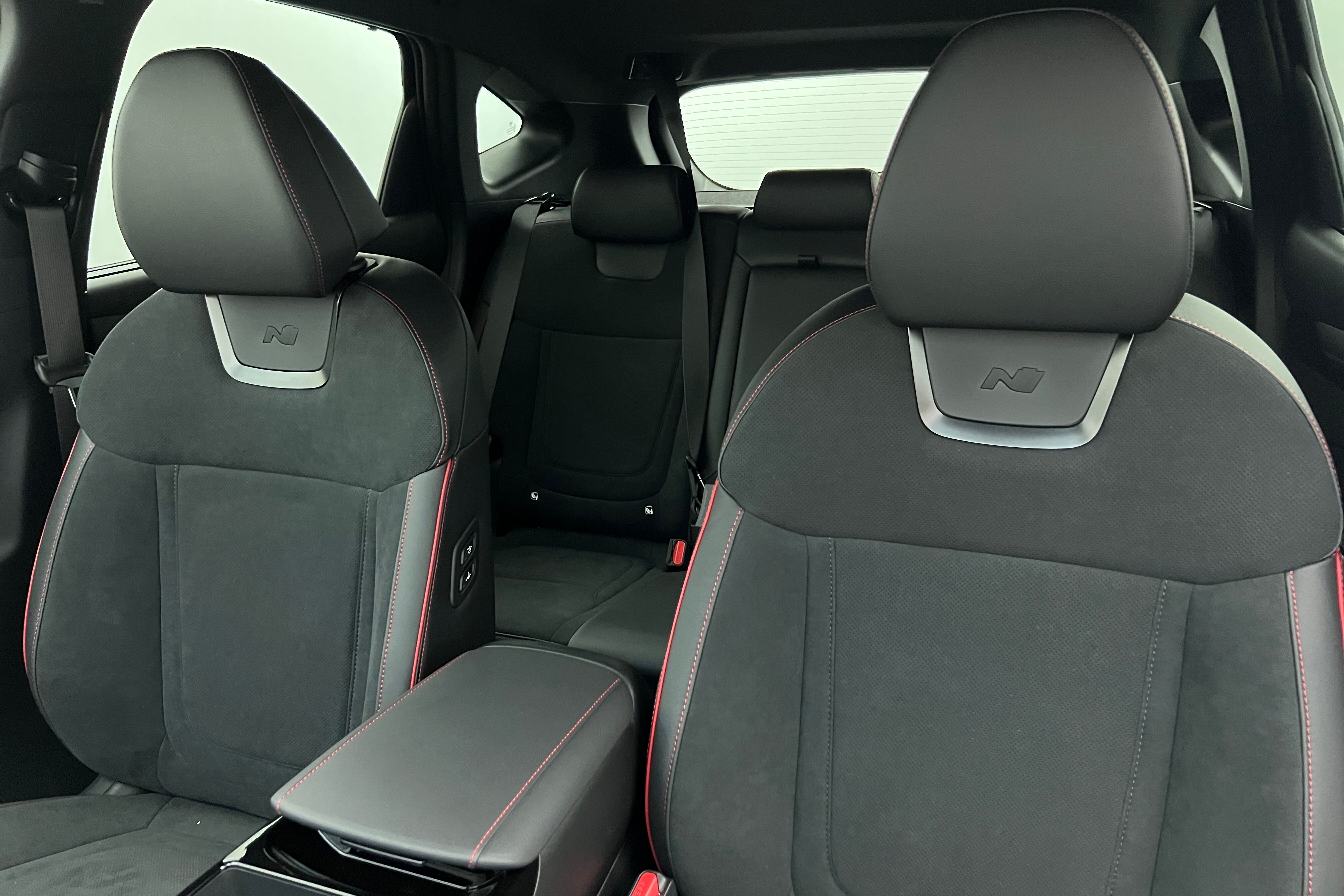 HYUNDAI Tucson SUV Hybride — photo 11