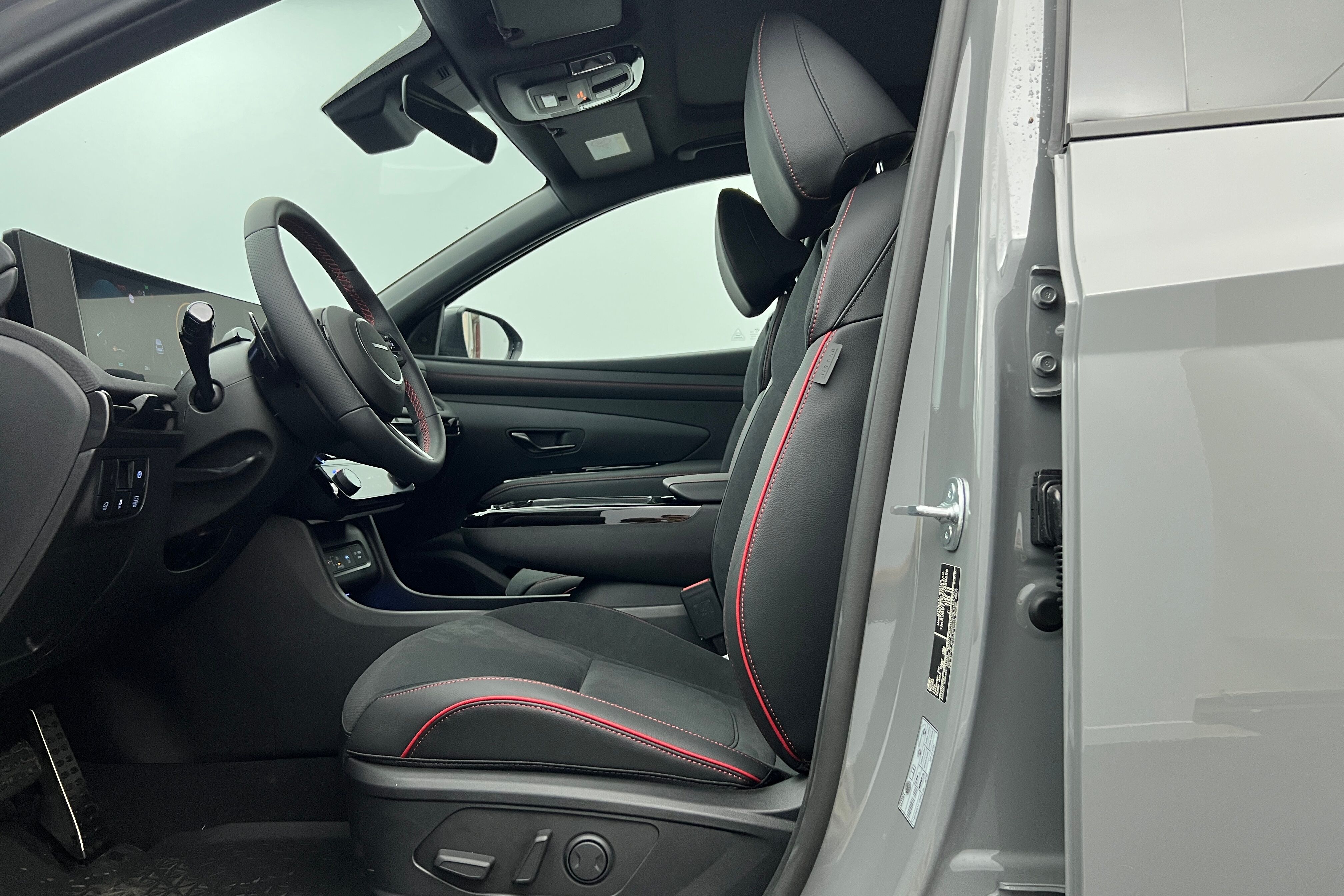 HYUNDAI Tucson SUV Hybride — photo 12