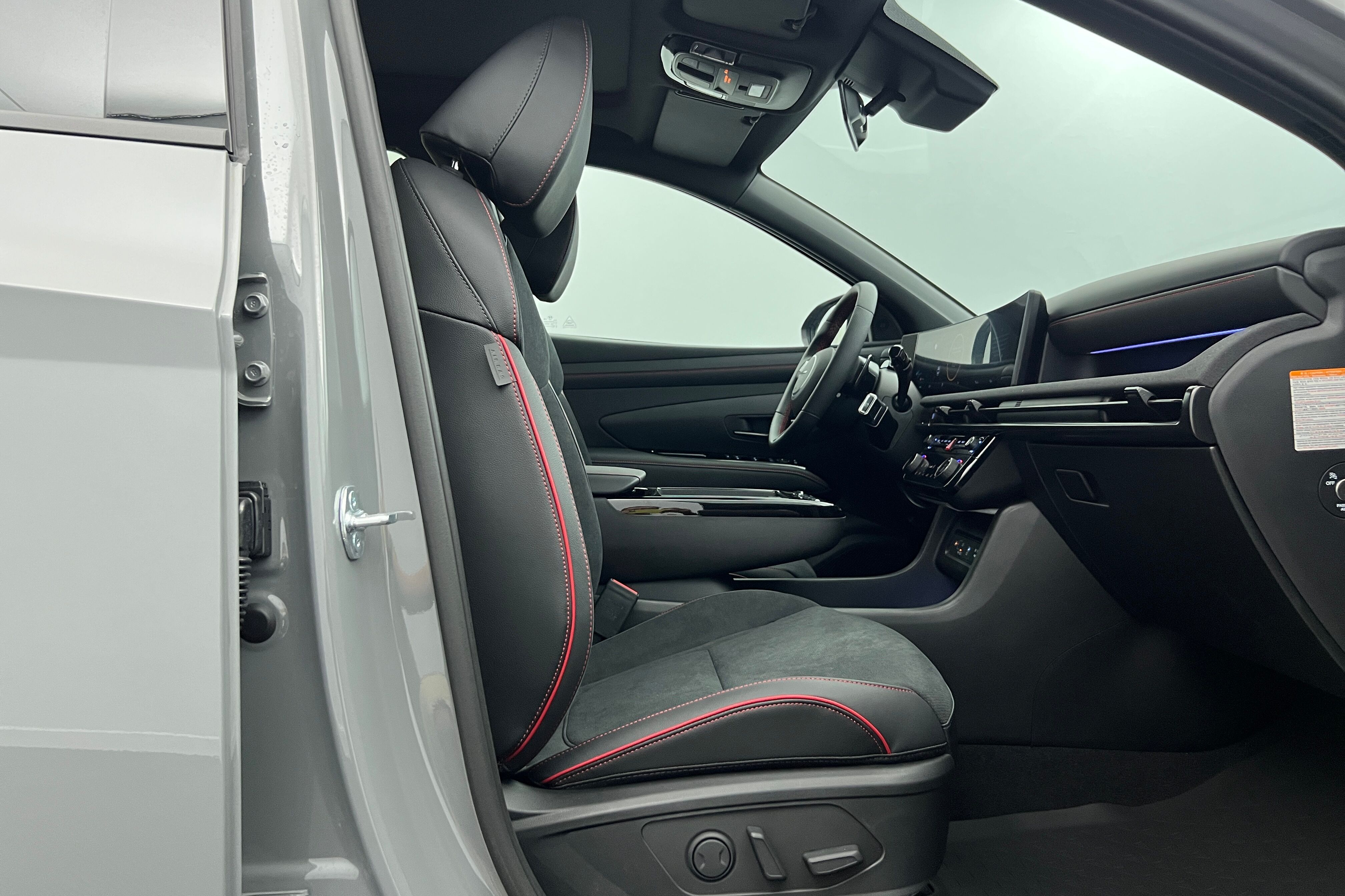 HYUNDAI Tucson SUV Hybride — photo 13