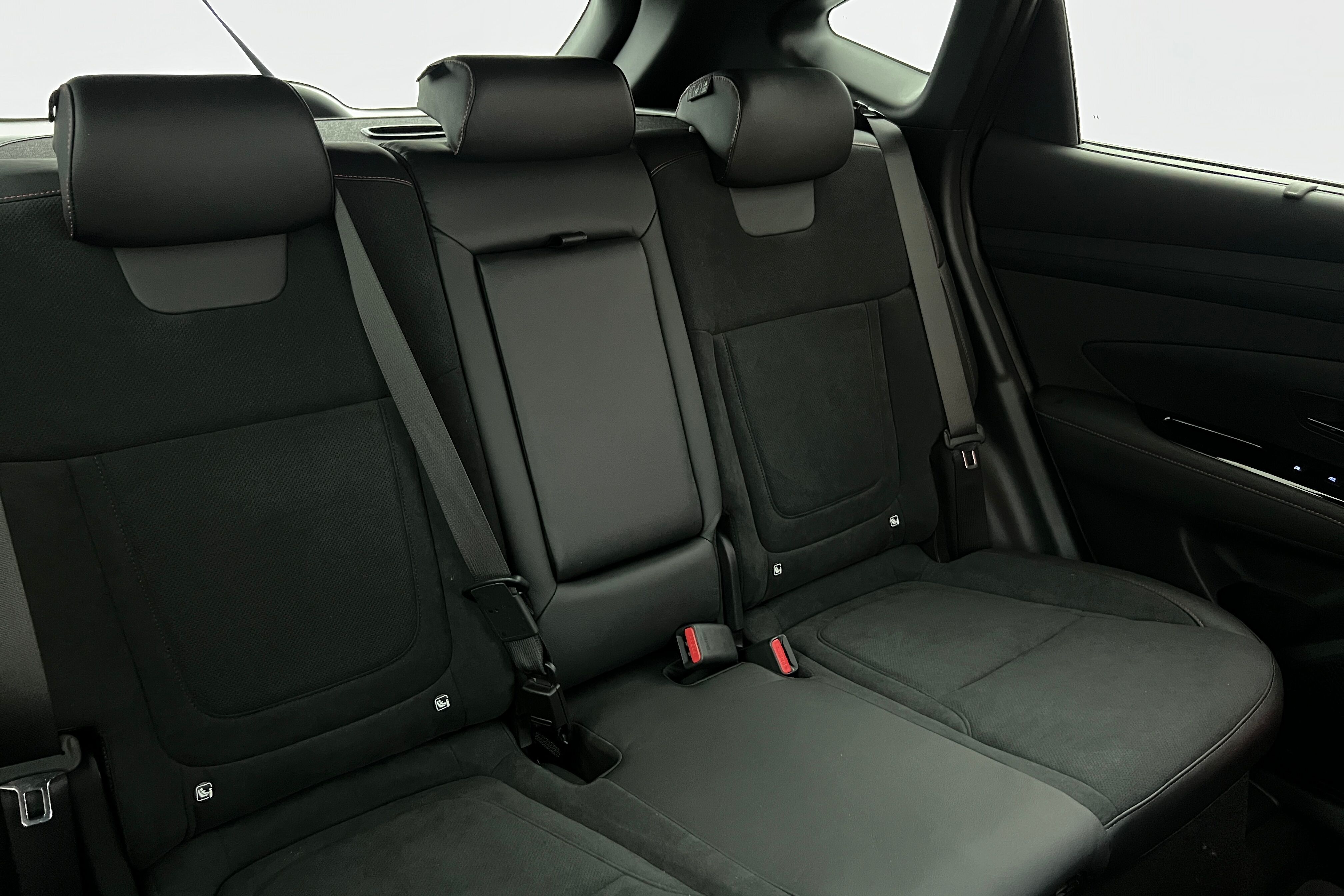 HYUNDAI Tucson SUV Hybride — photo 14