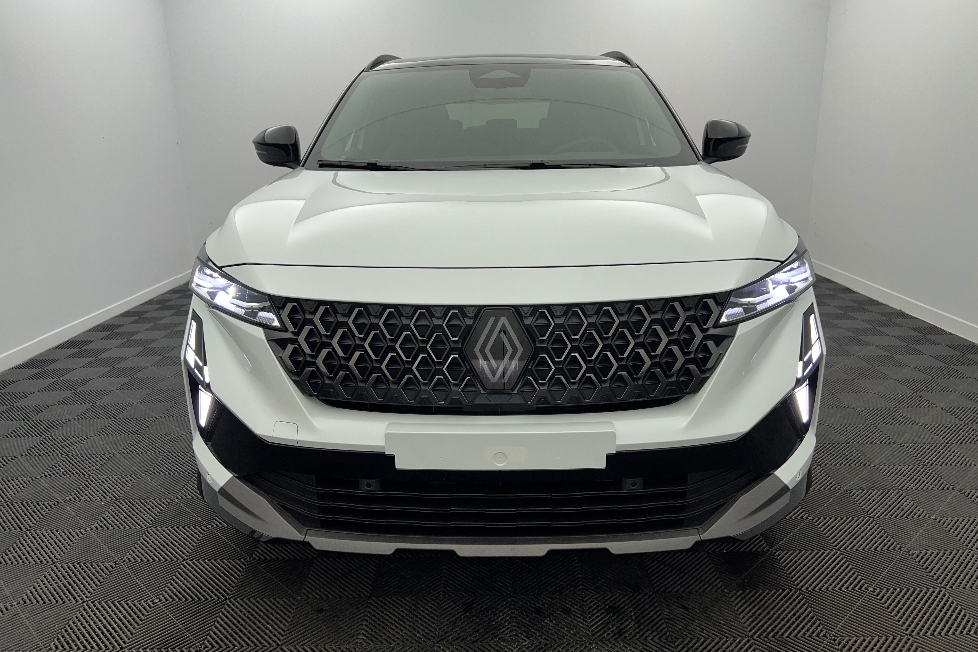 RENAULT Austral SUV Hybride — photo 2