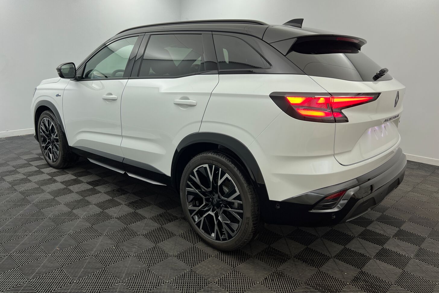 RENAULT Austral SUV Hybride Essence