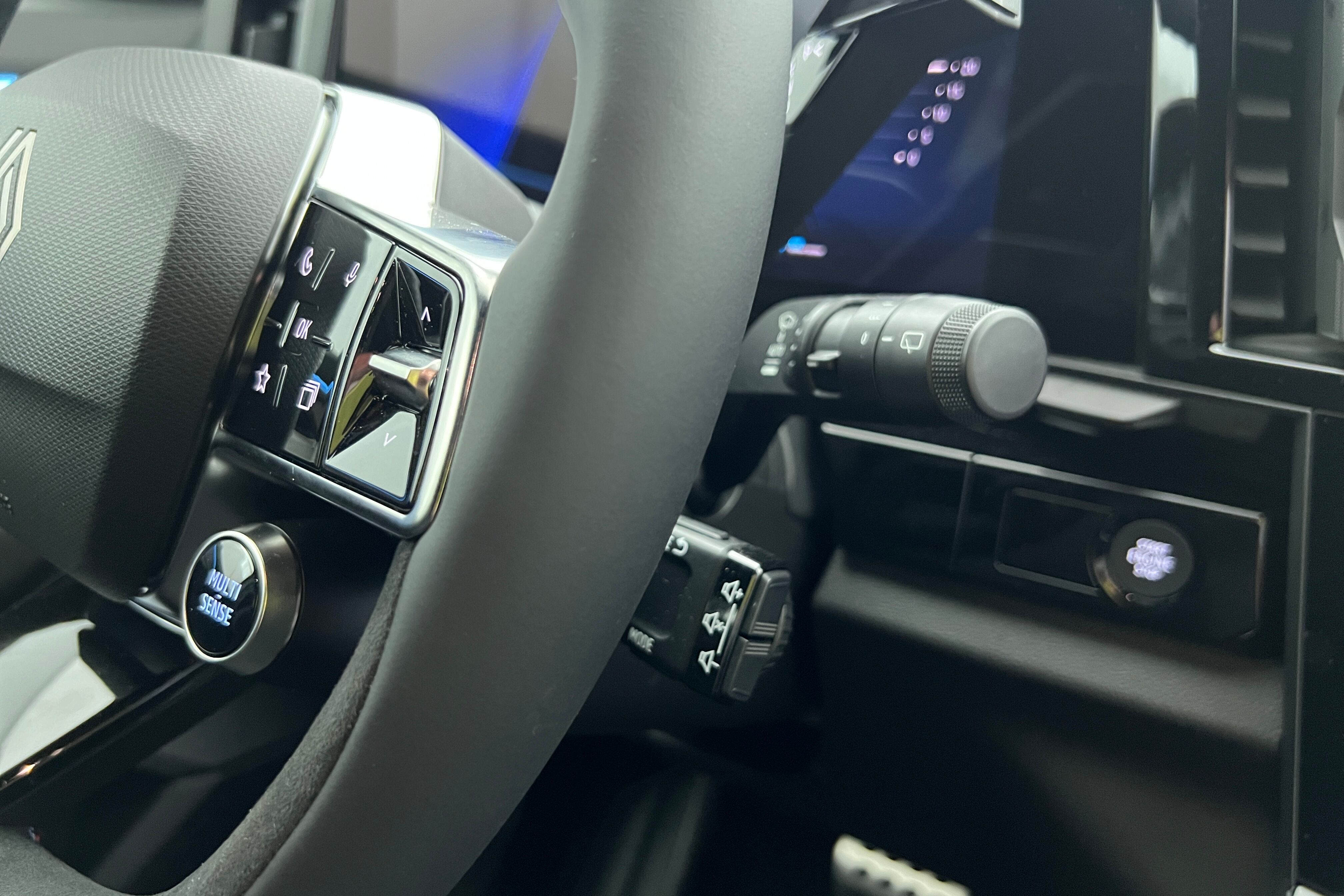 RENAULT Austral SUV Hybride — photo 17