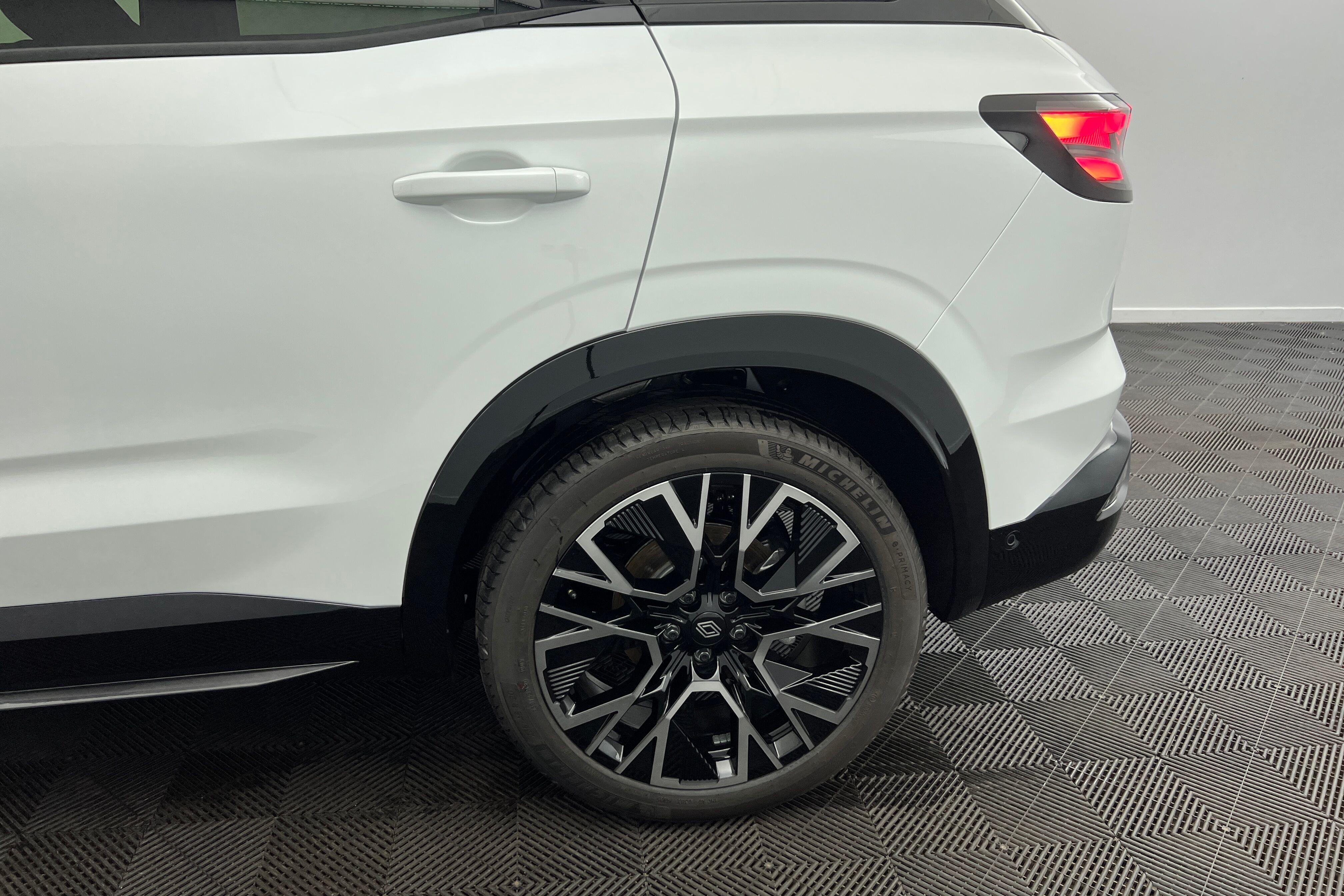 RENAULT Austral SUV Hybride — photo 19