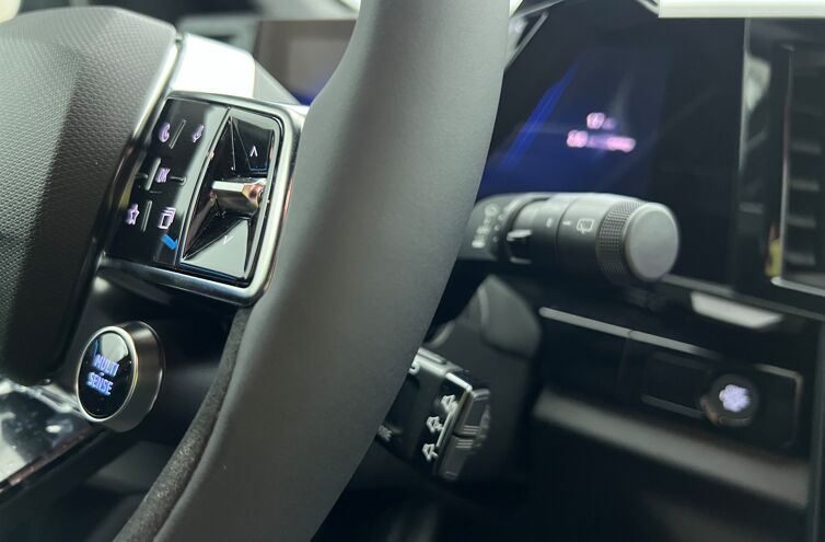 RENAULT Austral SUV Hybride Essence