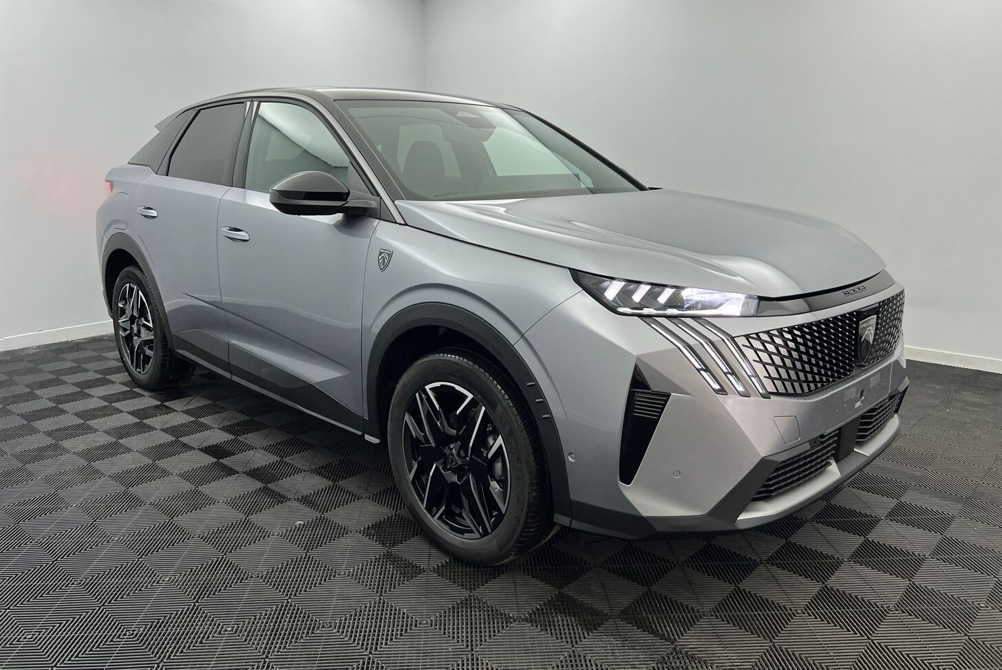 PEUGEOT 3008 SUV Hybride Essence