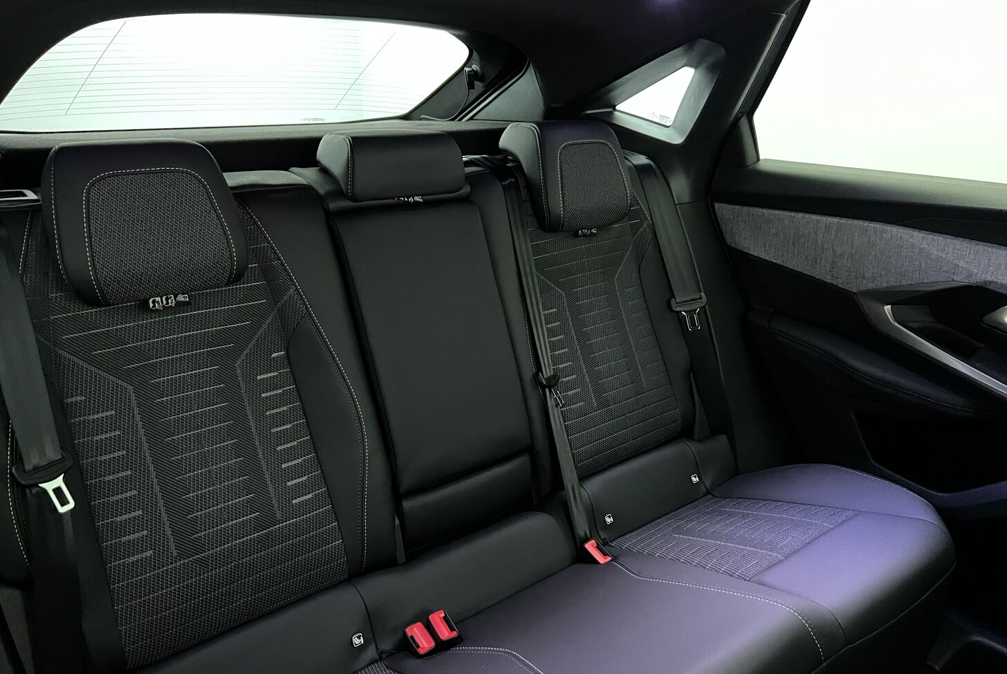 PEUGEOT 3008 SUV Hybride Essence