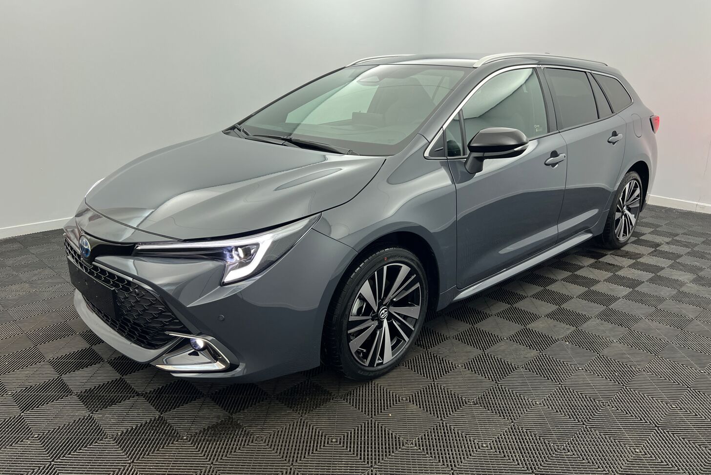 Hybride 178ch gris mtore avec 2490 d'quipements inclus