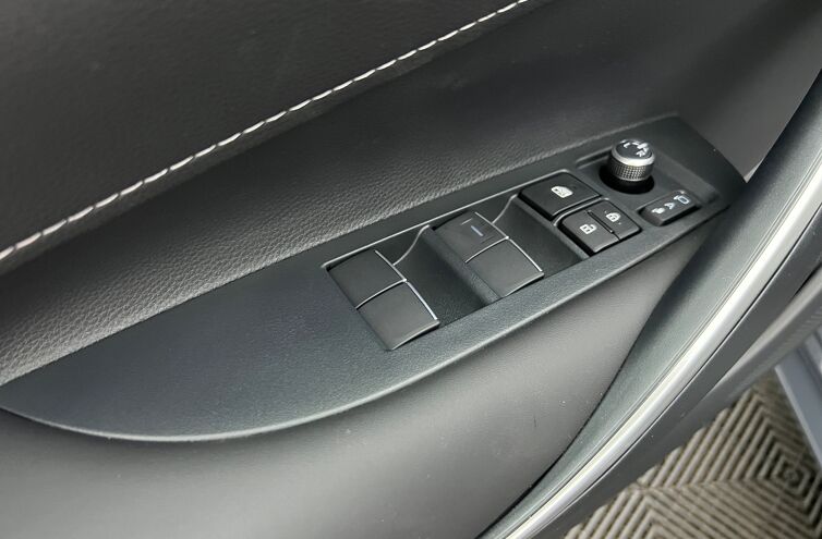 TOYOTA Corolla Touring Sports Break Hybride Essence