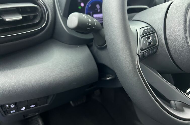 TOYOTA Yaris Cross SUV Hybride Essence