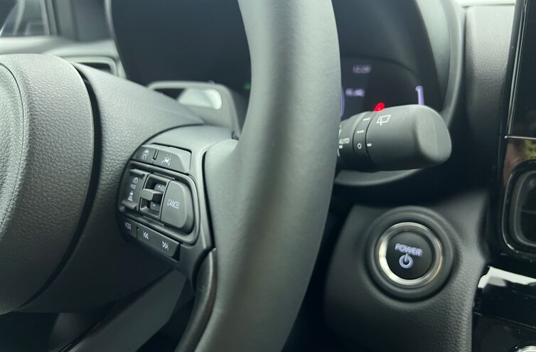 TOYOTA Yaris Cross SUV Hybride Essence