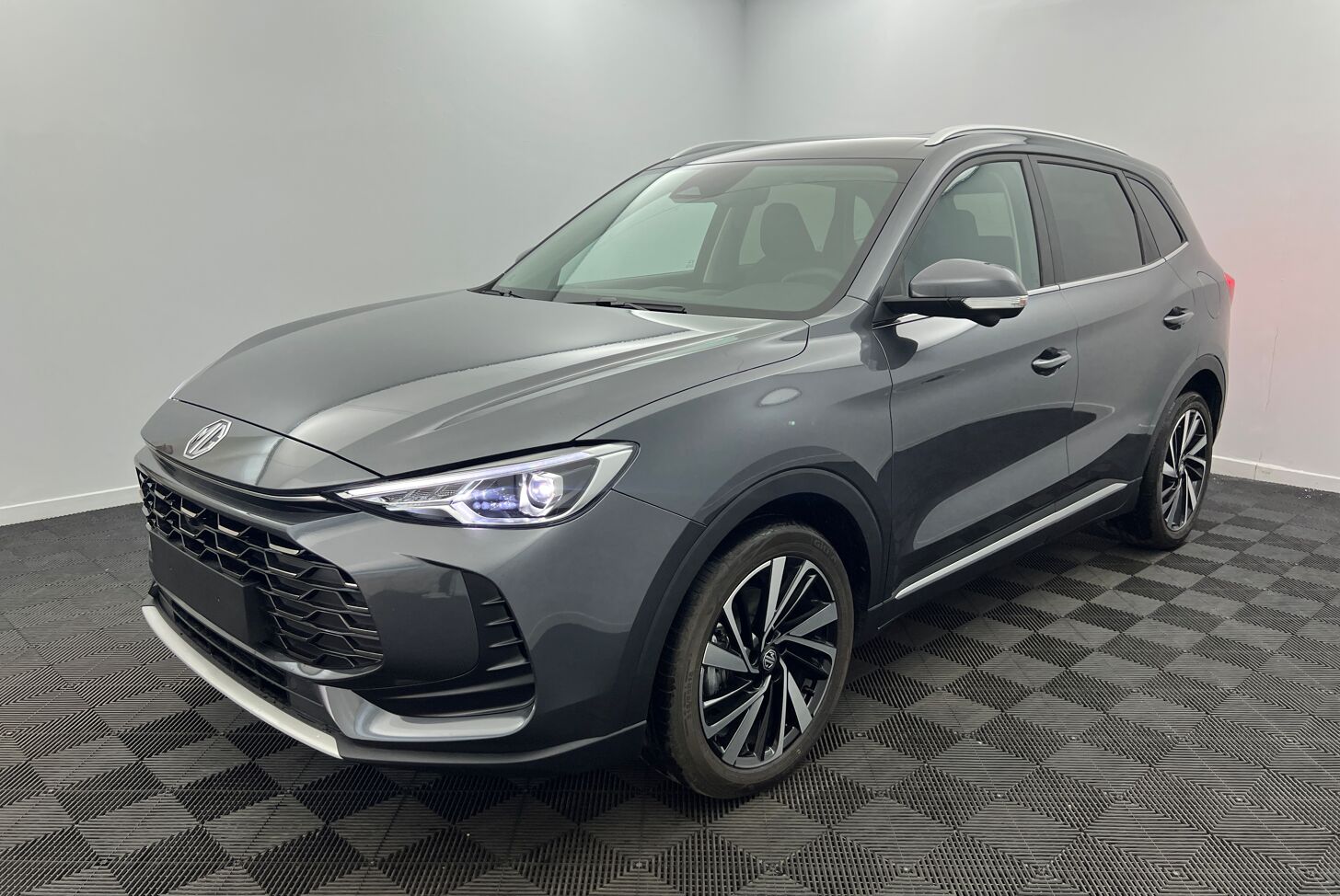 1.5 l hybrid+ 197 ch toit panoramique ouvrant camden grey avec 650 d'quipements inclus