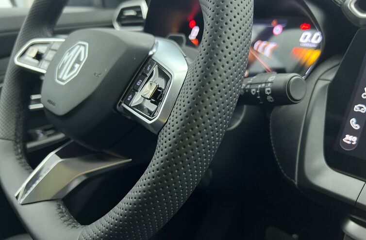 MG ZS Hybrid+ SUV Hybride Essence