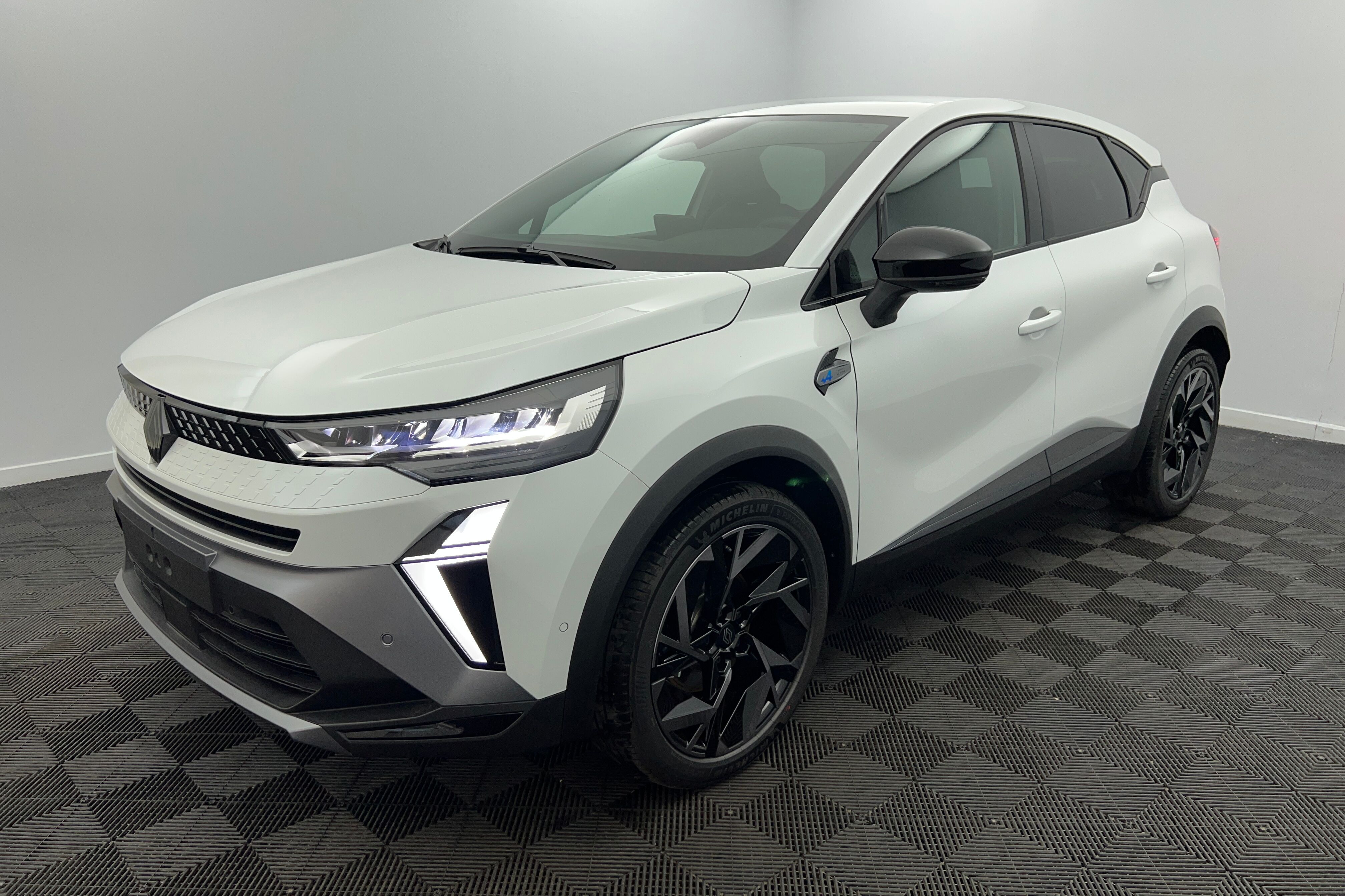 RENAULT Captur SUV Hybride