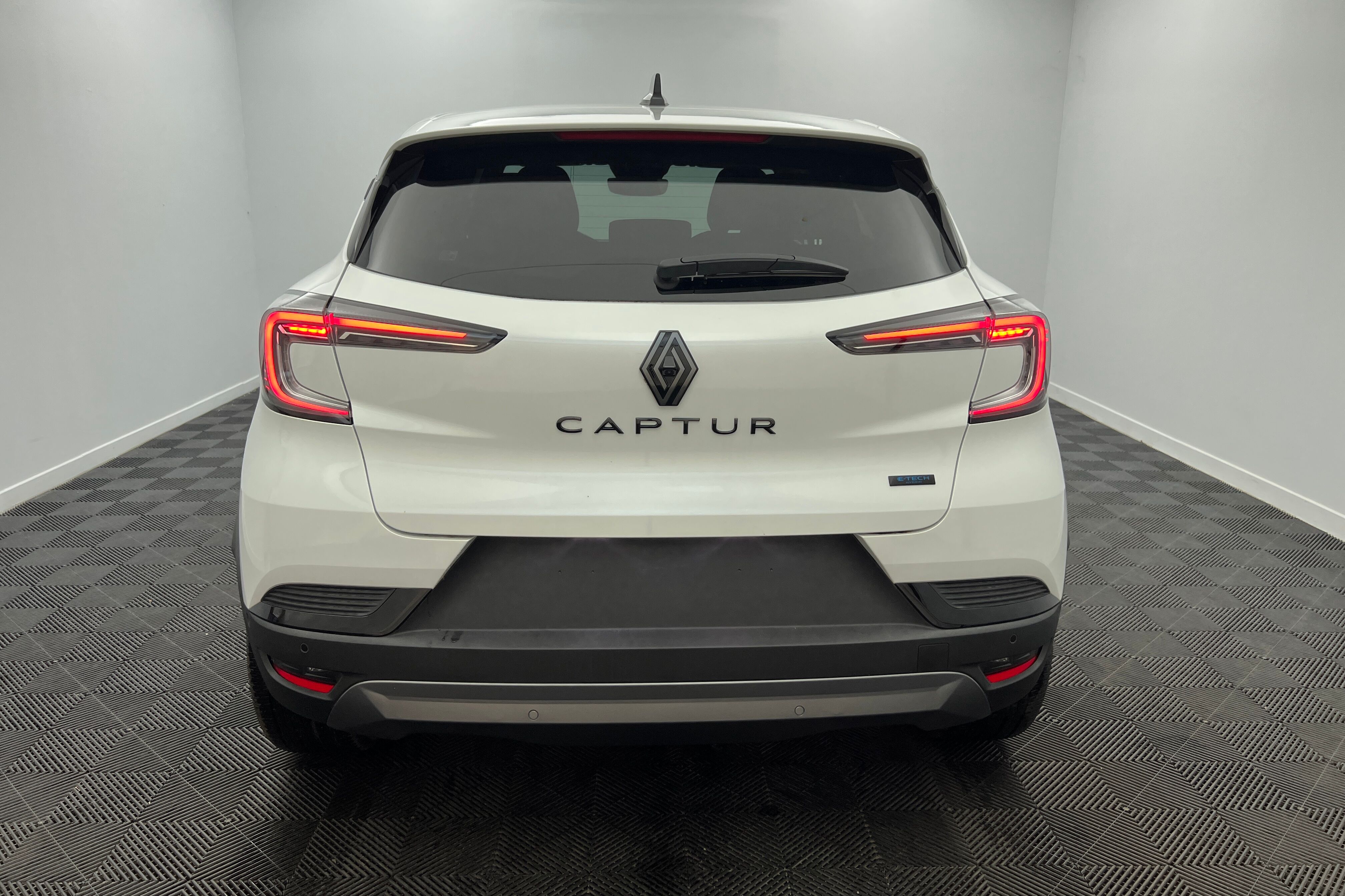 RENAULT Captur SUV Hybride — photo 5