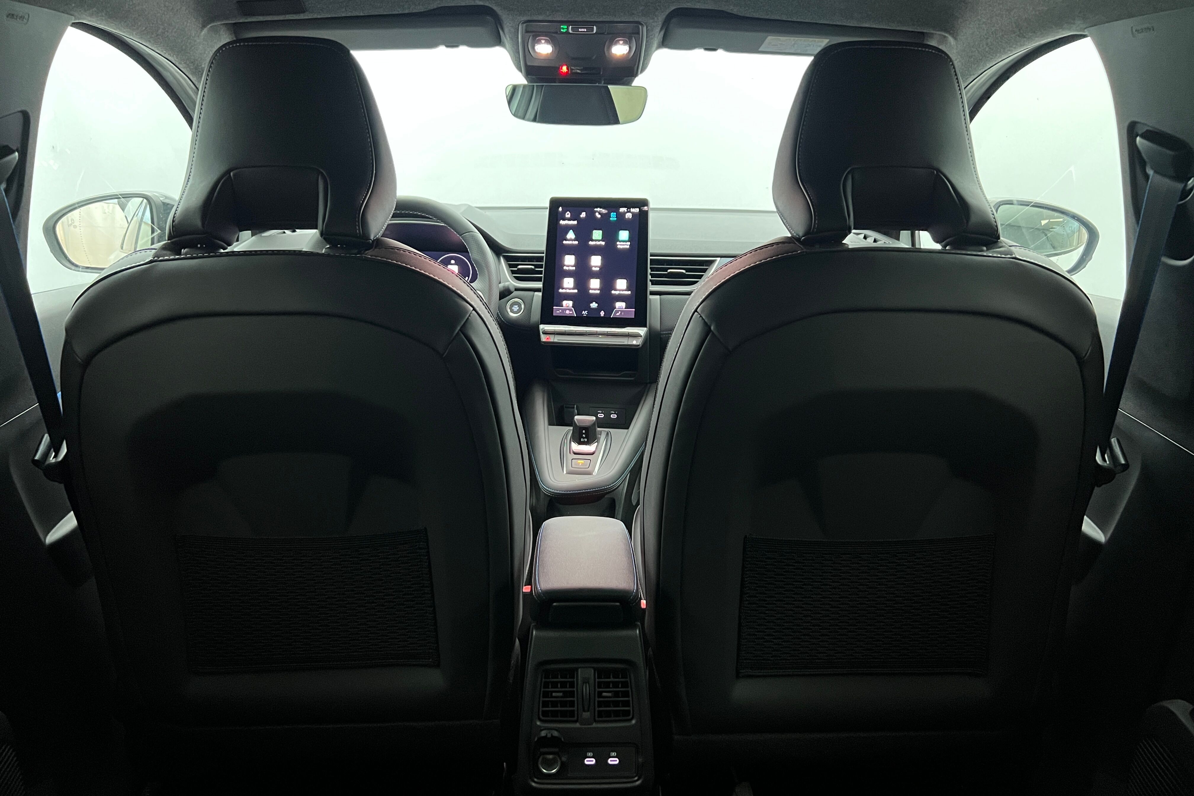 RENAULT Captur SUV Hybride — photo 10