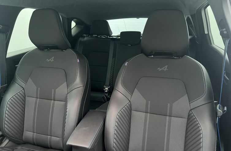 RENAULT Captur SUV Hybride Essence