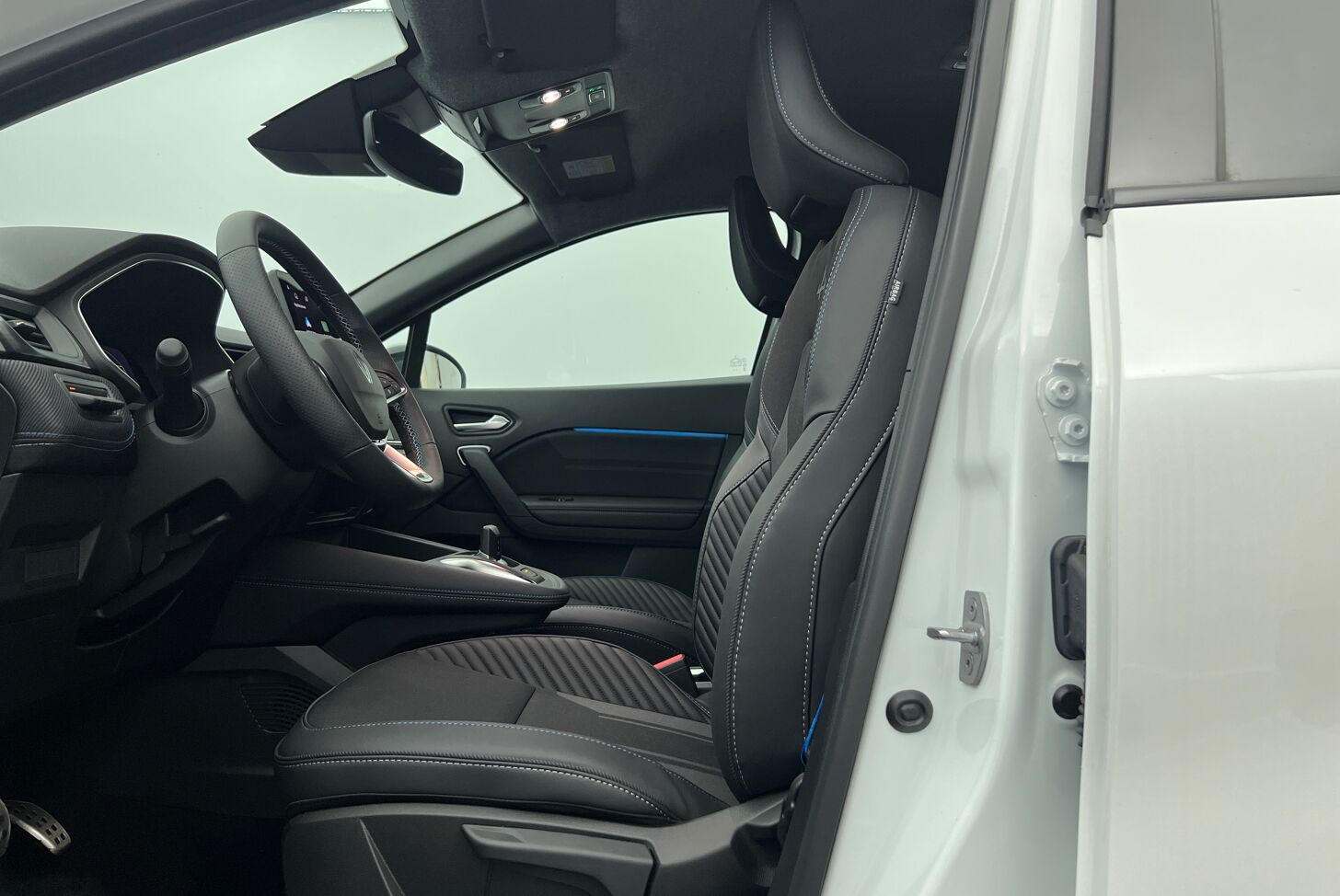 RENAULT Captur SUV Hybride Essence
