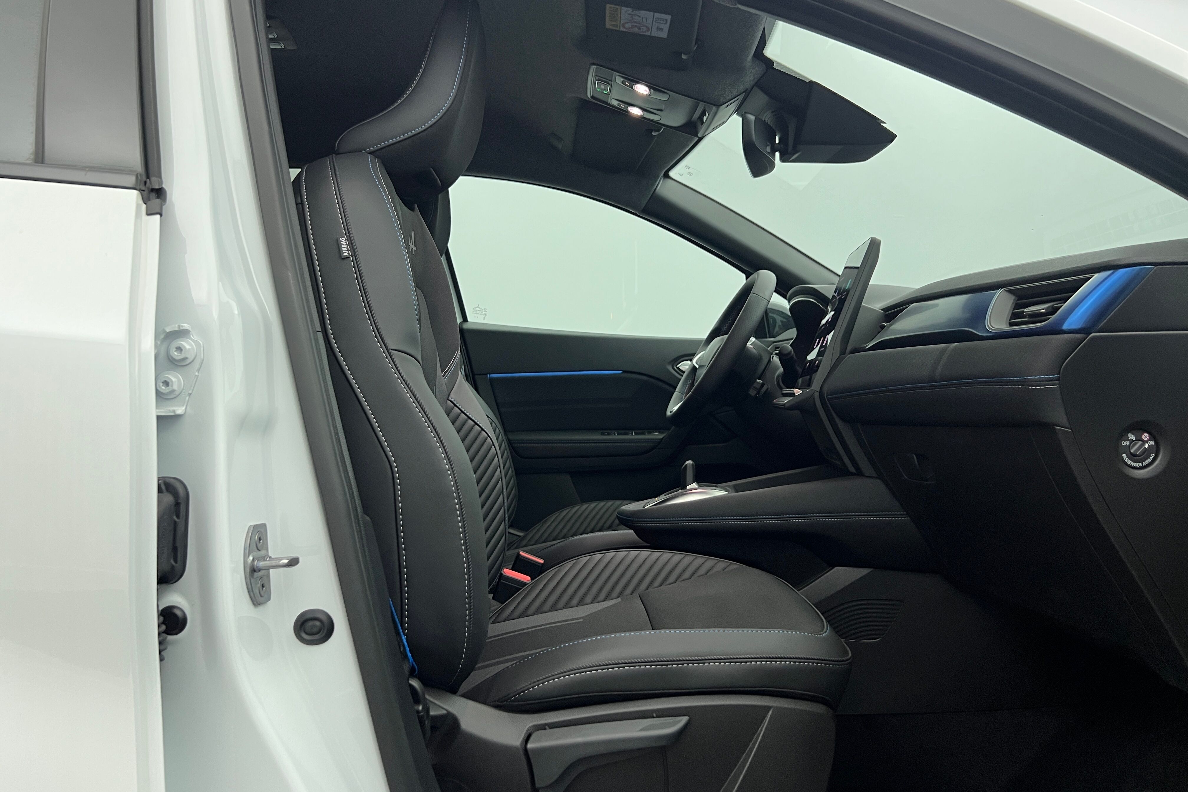 RENAULT Captur SUV Hybride — photo 13