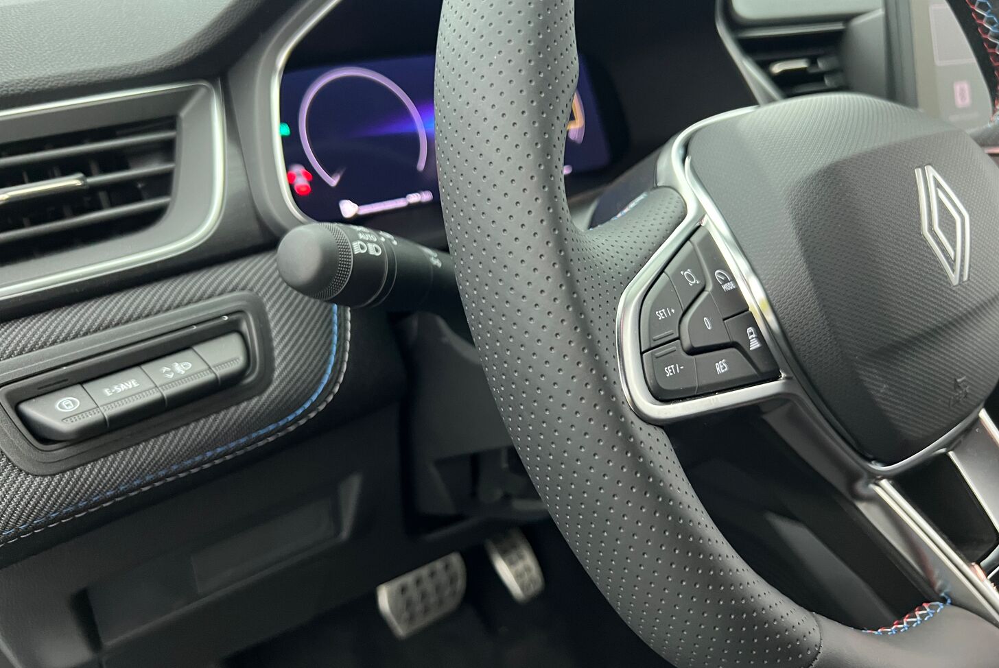 RENAULT Captur SUV Hybride Essence