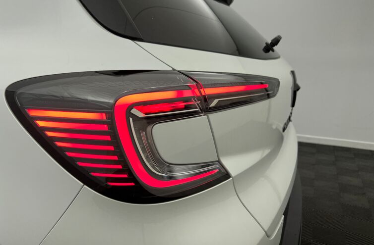 RENAULT Captur SUV Hybride Essence