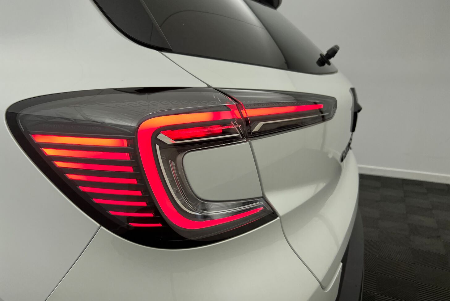 RENAULT Captur SUV Hybride Essence