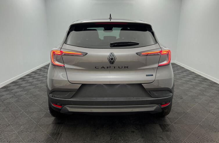 RENAULT Captur SUV Hybride Essence