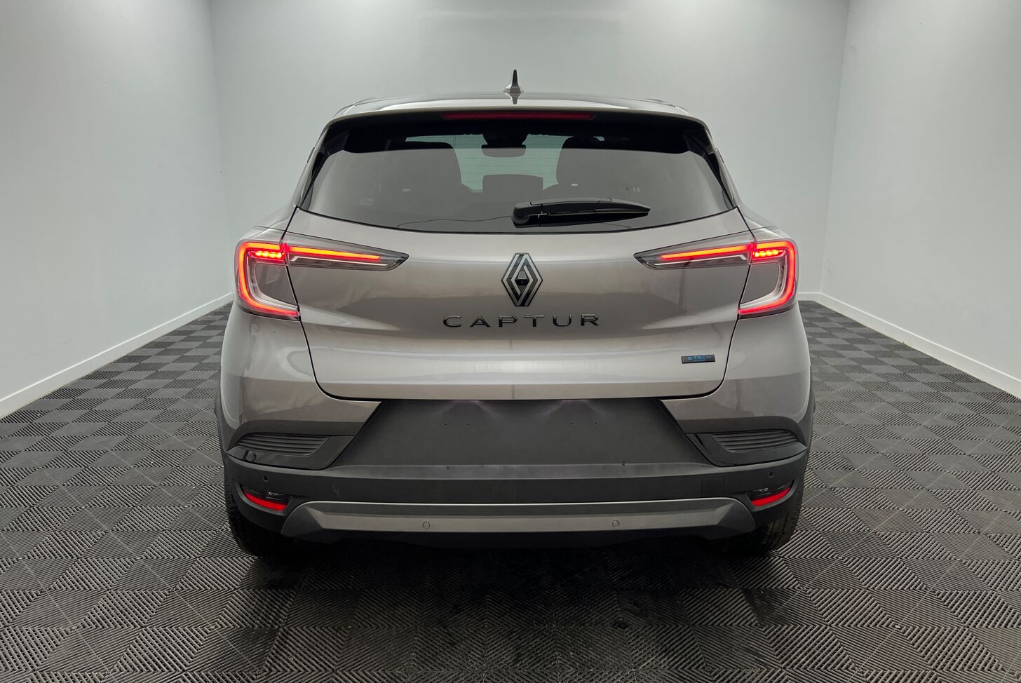 RENAULT Captur SUV Hybride Essence
