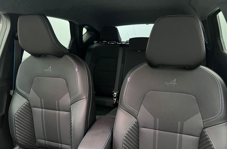 RENAULT Captur SUV Hybride Essence