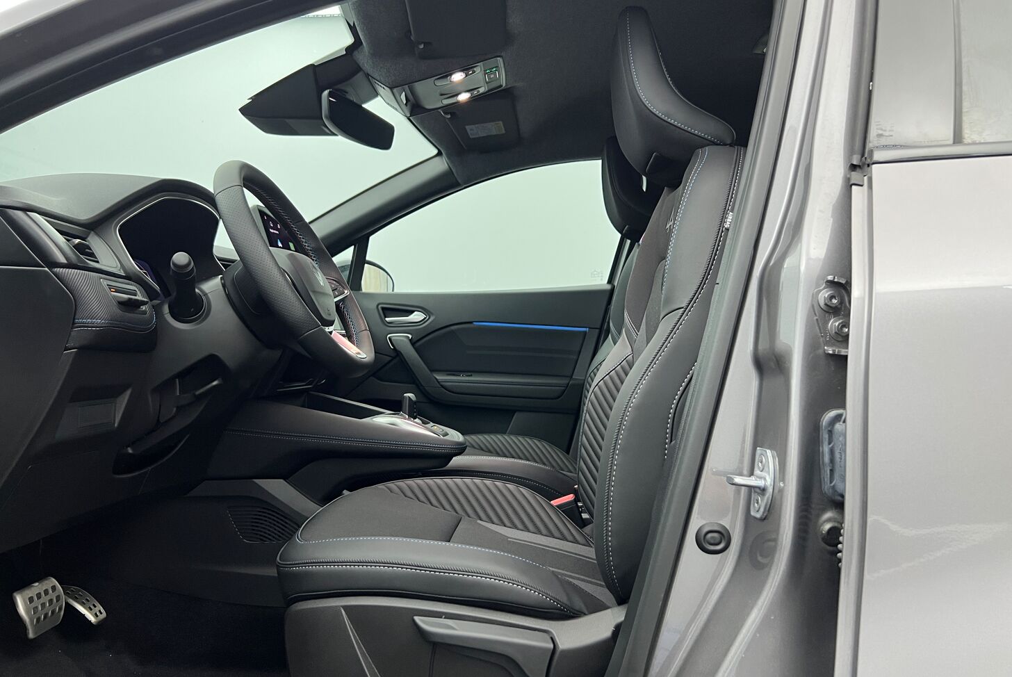 RENAULT Captur SUV Hybride Essence