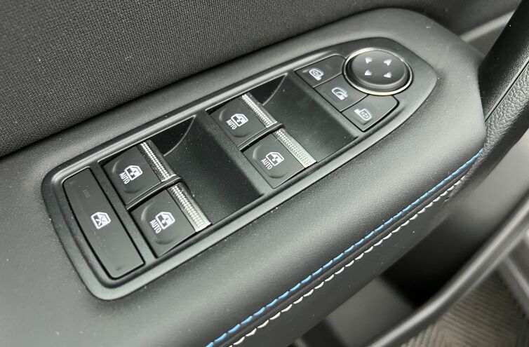 RENAULT Captur SUV Hybride Essence