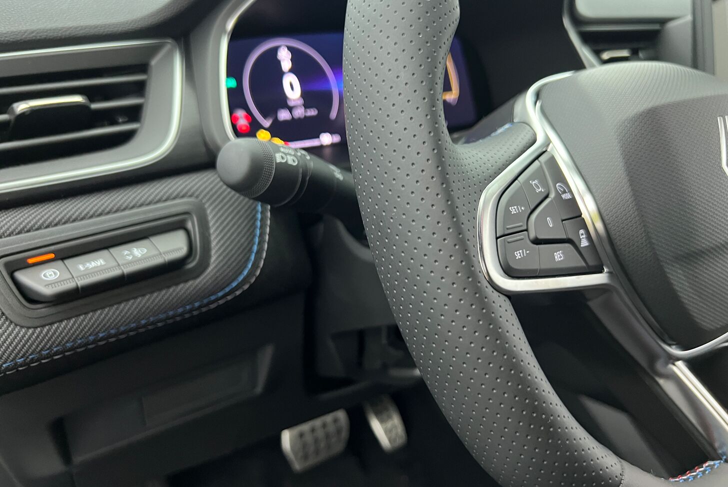 RENAULT Captur SUV Hybride Essence