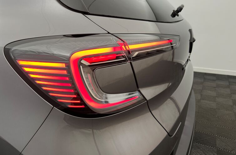 RENAULT Captur SUV Hybride Essence
