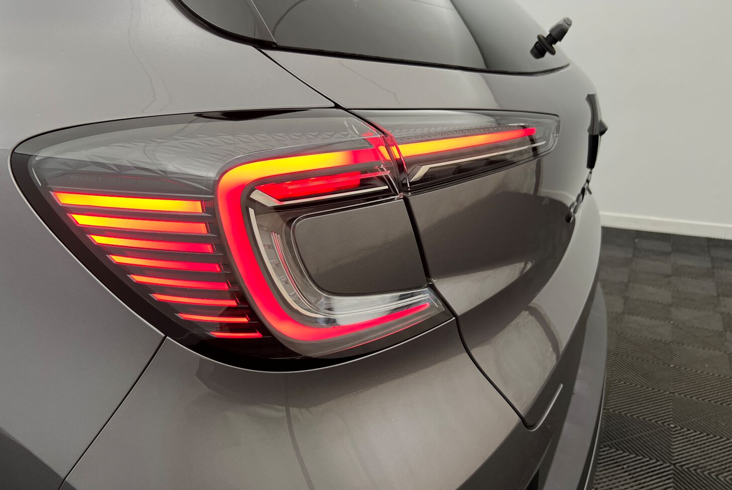 RENAULT Captur SUV Hybride Essence