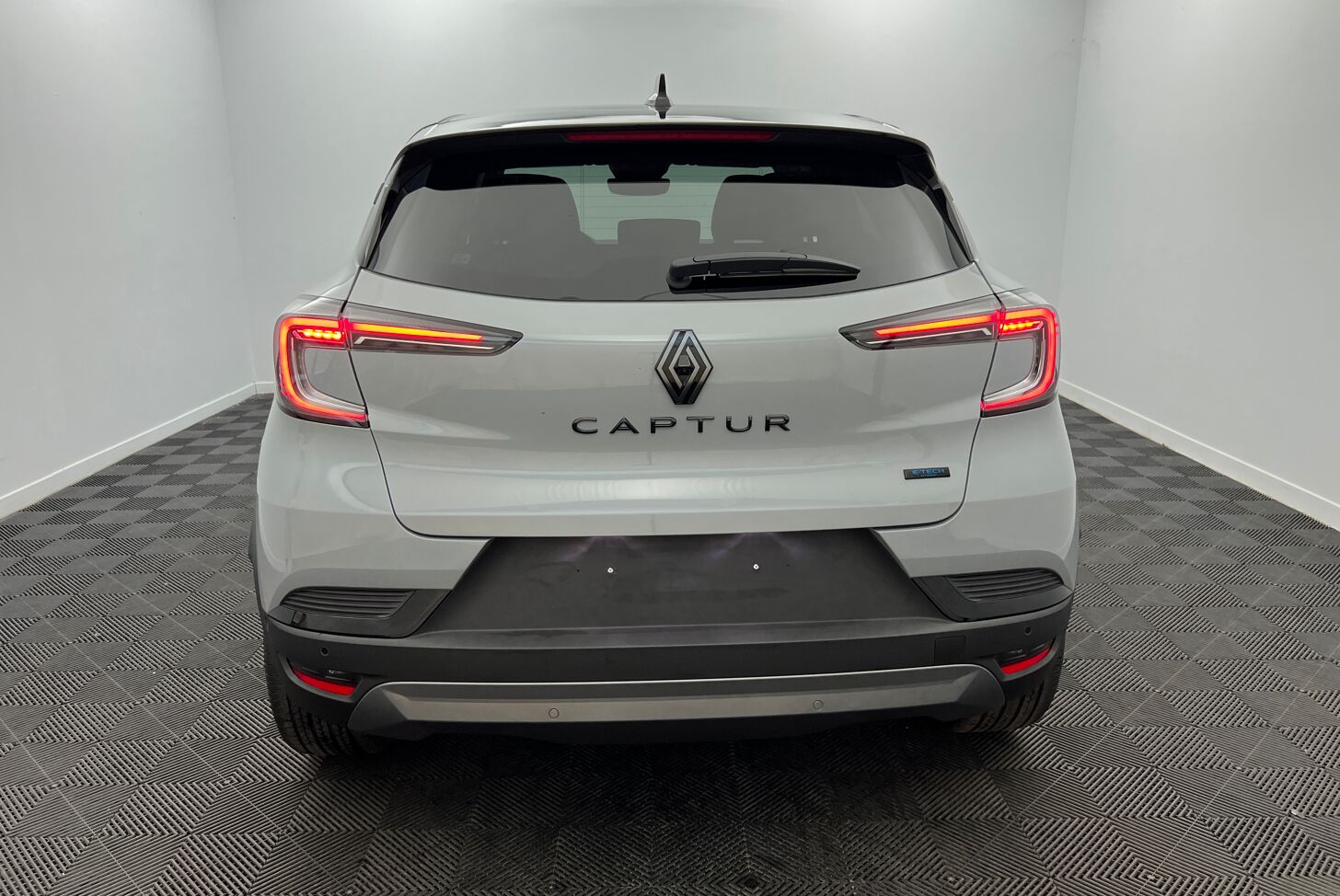 RENAULT Captur SUV Hybride Essence