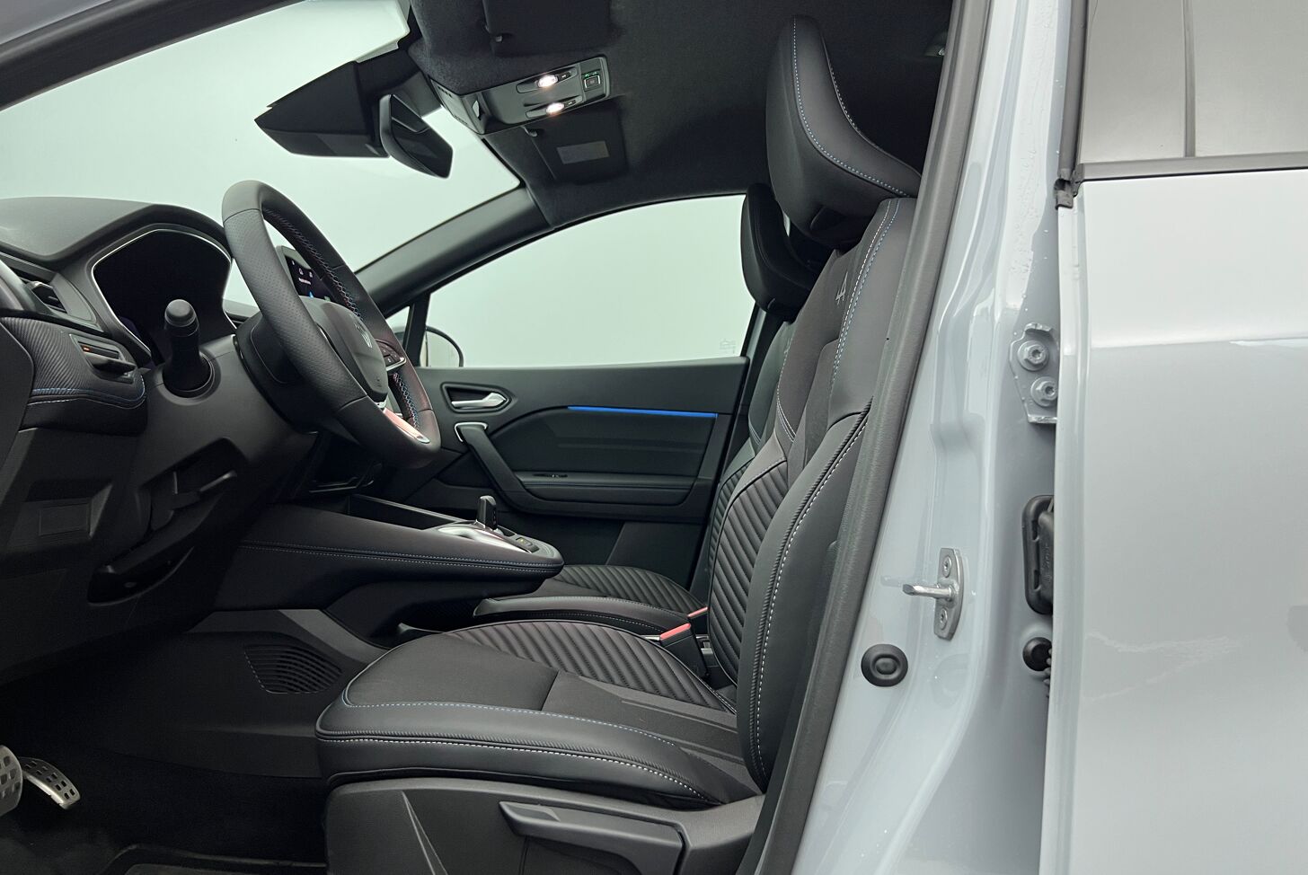 RENAULT Captur SUV Hybride Essence