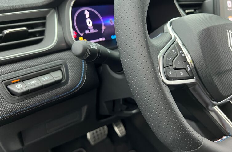RENAULT Captur SUV Hybride Essence
