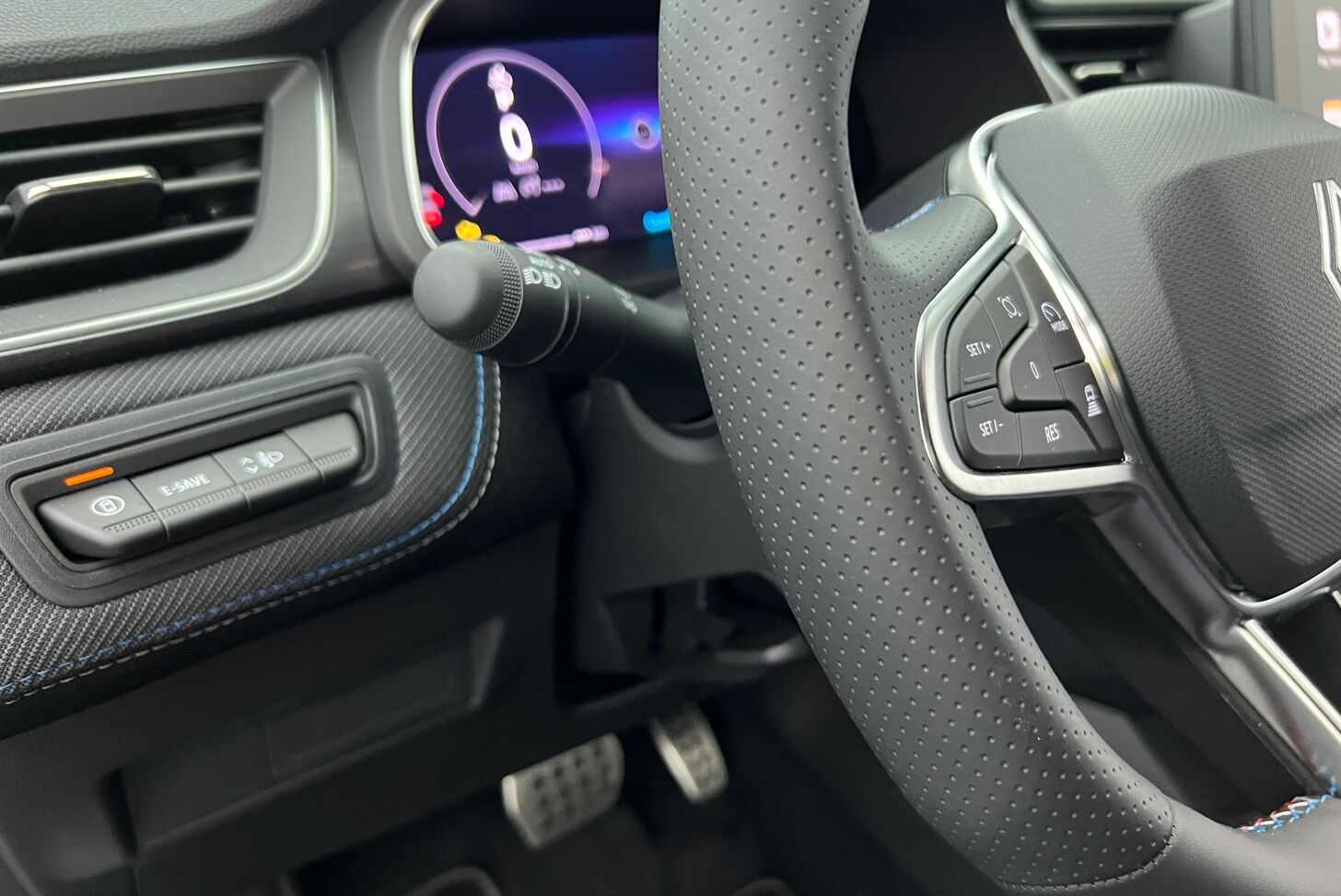 RENAULT Captur SUV Hybride Essence