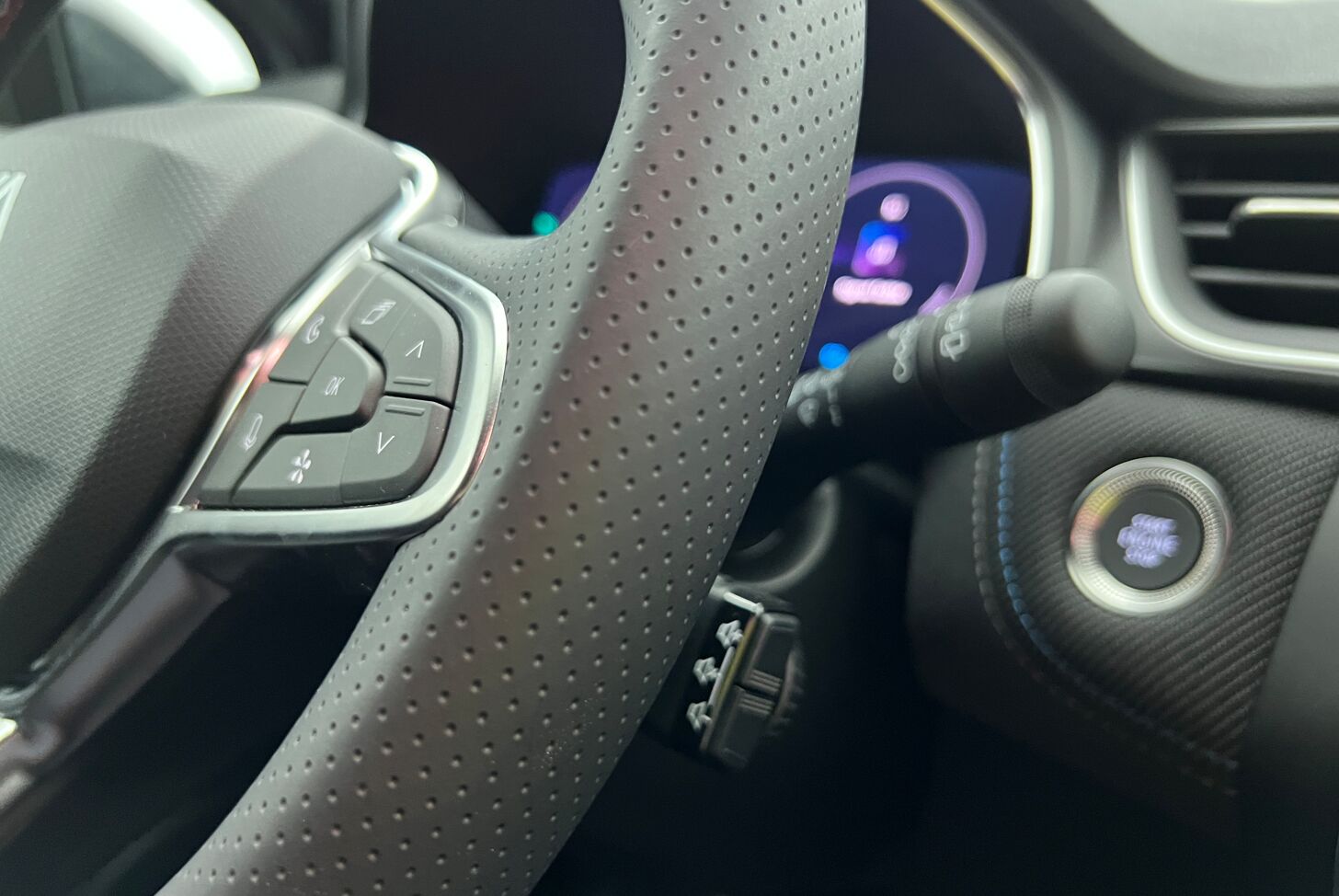 RENAULT Captur SUV Hybride Essence