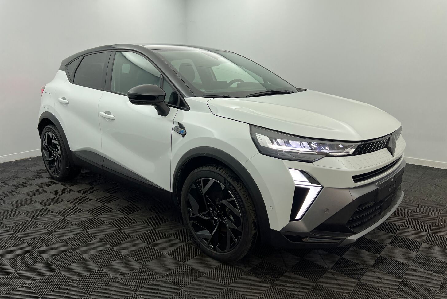 RENAULT Captur SUV Hybride Essence