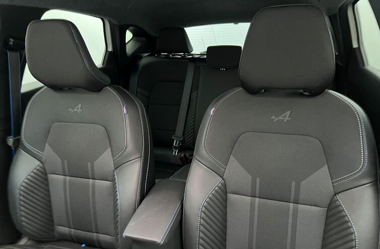RENAULT Captur SUV Hybride Essence