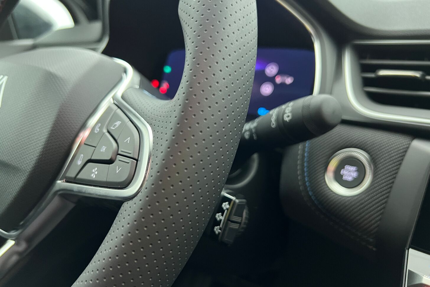 RENAULT Captur SUV Hybride Essence