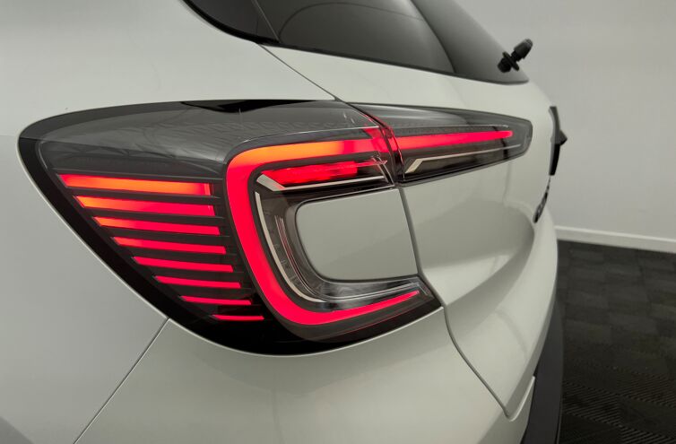 RENAULT Captur SUV Hybride Essence