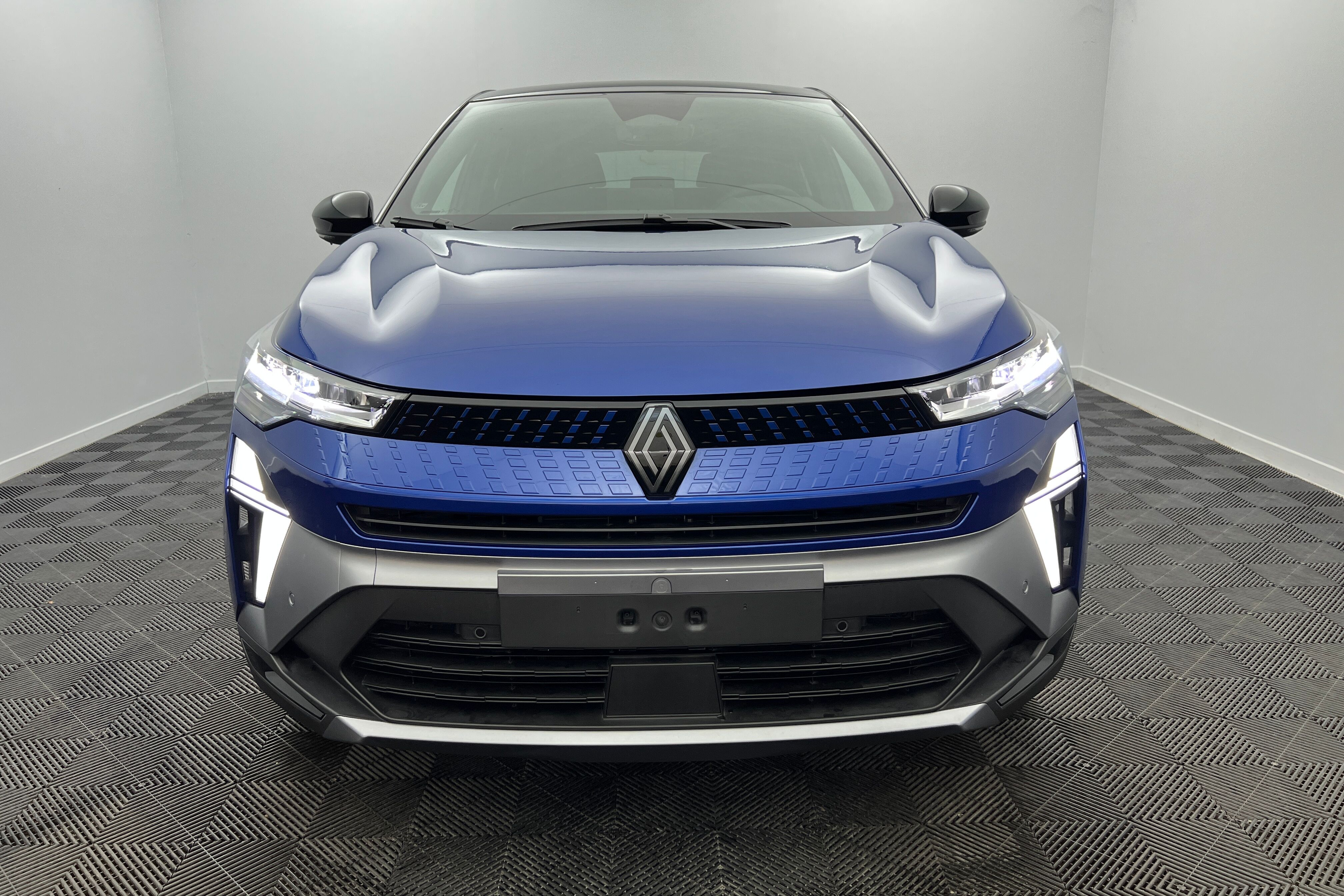 RENAULT Captur — photo 2