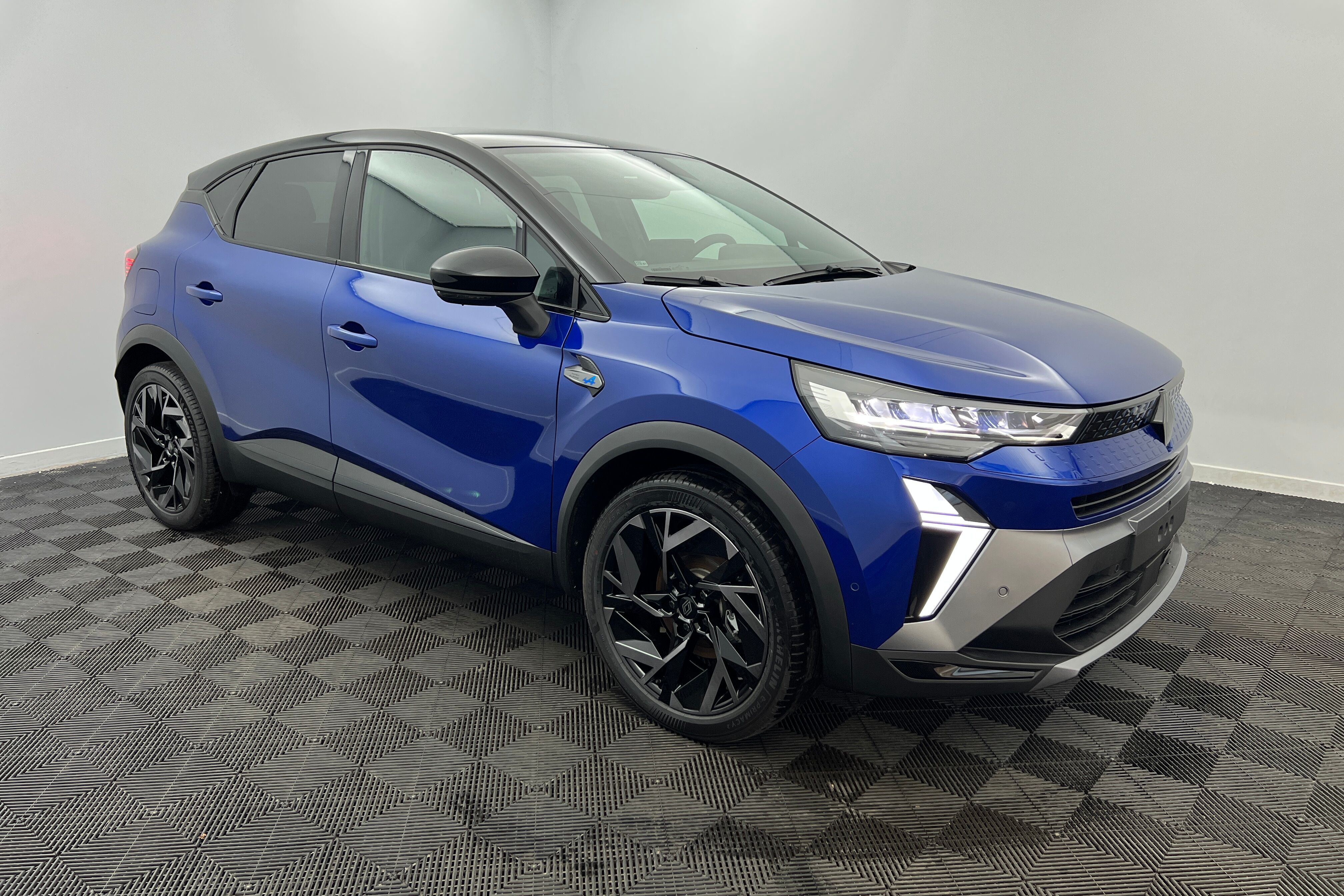 RENAULT Captur — photo 3